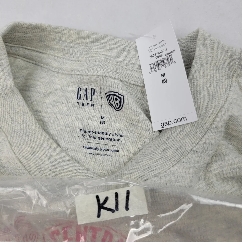 NWT‎ Gap teen Friends Central Perk crop tshirt Size Med (8)